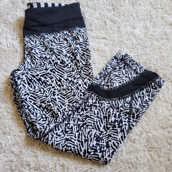 👀 Lululemon Inspire Crop - Picture 4 of 5